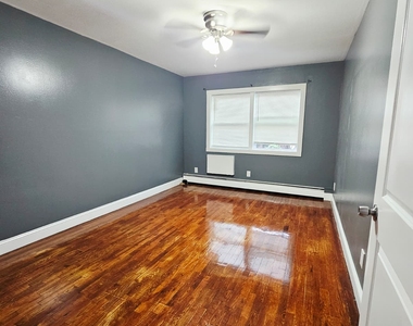 Spacious 2 BR Apartment in East 107th Street, Brooklyn - Photo Thumbnail 9