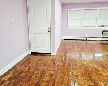 Spacious 2 BR Apartment in East 107th Street, Brooklyn - Photo Thumbnail 8