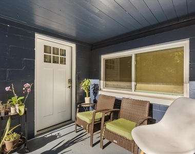 1209 S Myrtle Avenue - Photo Thumbnail 3