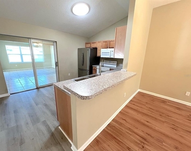 20 Regis Lane - Photo Thumbnail 10