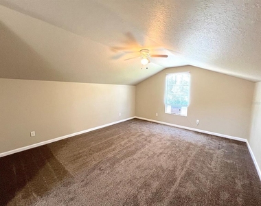 20 Regis Lane - Photo Thumbnail 30