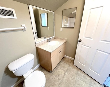 20 Regis Lane - Photo Thumbnail 33