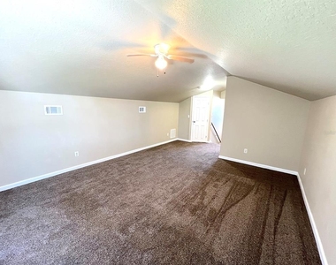 20 Regis Lane - Photo Thumbnail 31