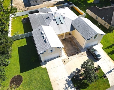 20 Regis Lane - Photo Thumbnail 1