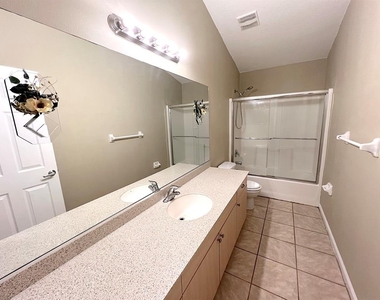 20 Regis Lane - Photo Thumbnail 23