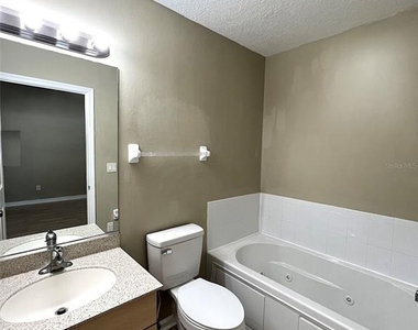 20 Regis Lane - Photo Thumbnail 19