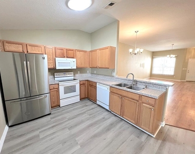 20 Regis Lane - Photo Thumbnail 11