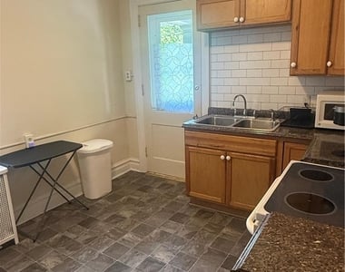 2403 Allen Street - Photo Thumbnail 5