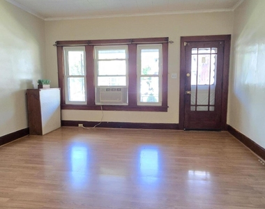 542 Deacon Street - Photo Thumbnail 3