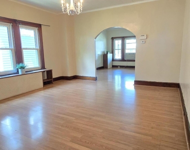 542 Deacon Street - Photo Thumbnail 5