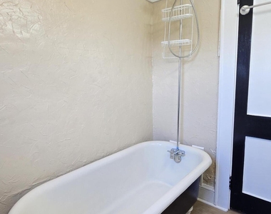 542 Deacon Street - Photo Thumbnail 12