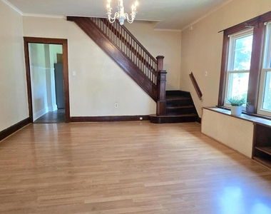 542 Deacon Street - Photo Thumbnail 4