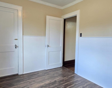 542 Deacon Street - Photo Thumbnail 19