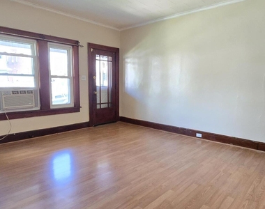542 Deacon Street - Photo Thumbnail 1