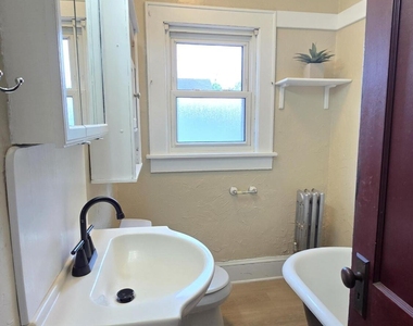 542 Deacon Street - Photo Thumbnail 11