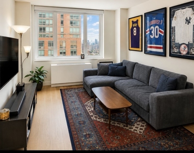 215 East 95th Street - Photo Thumbnail 1