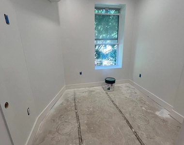 131 East 29th Street - Photo Thumbnail 4