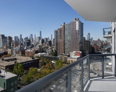 250 E Houston St - Photo Thumbnail 1