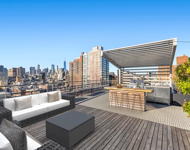 250 E Houston St - Photo Thumbnail 15