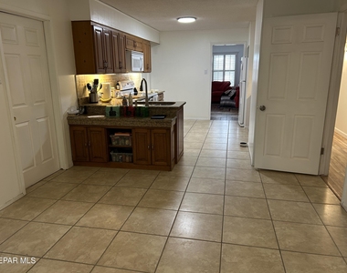 3019 Cork Drive - Photo Thumbnail 4