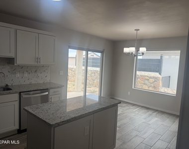 12528 Polo Norte Drive - Photo Thumbnail 8