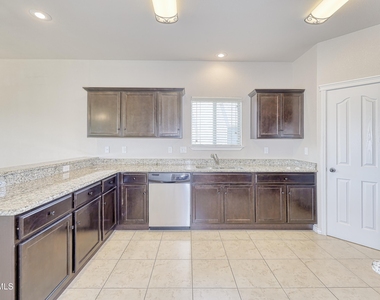 5601 Valley Maple Drive - Photo Thumbnail 12