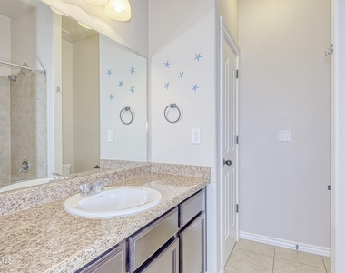 5601 Valley Maple Drive - Photo Thumbnail 25