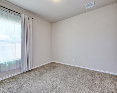 5601 Valley Maple Drive - Photo Thumbnail 20