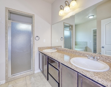 5601 Valley Maple Drive - Photo Thumbnail 31