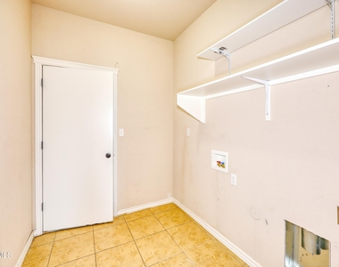 5601 Valley Maple Drive - Photo Thumbnail 15