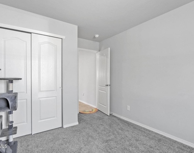 3917 Desert Dunes Drive - Photo Thumbnail 18