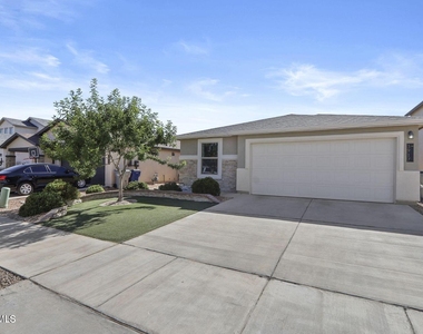3917 Desert Dunes Drive - Photo Thumbnail 1