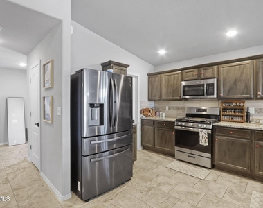 3917 Desert Dunes Drive - Photo Thumbnail 7