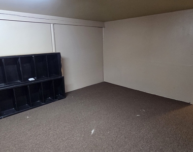 460 Woodbridge Street - Photo Thumbnail 6