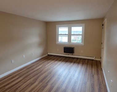 460 Woodbridge Street - Photo Thumbnail 3