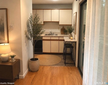 1634 Farmington Avenue - Photo Thumbnail 6