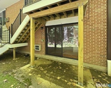 1634 Farmington Avenue - Photo Thumbnail 13