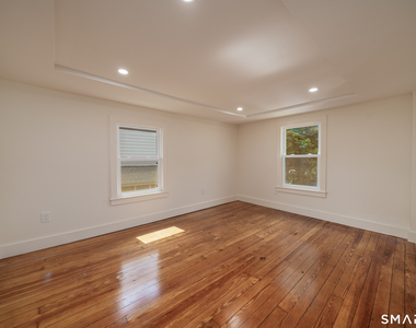198-200 Shore Drive - Photo Thumbnail 7