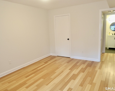 20 Woodsedge Drive - Photo Thumbnail 7