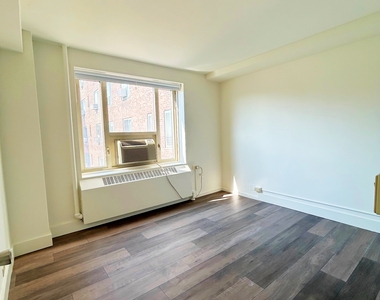 Avenue C - Photo Thumbnail 3