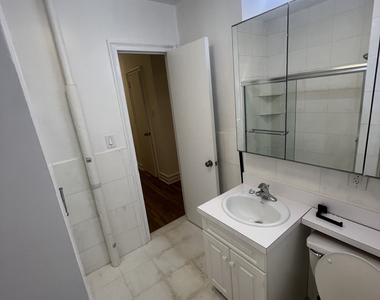 East 51st Street - Photo Thumbnail 5