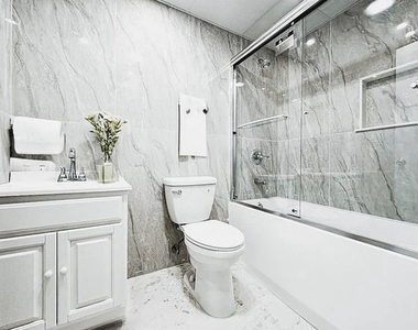 248 West 35th Street - Photo Thumbnail 4