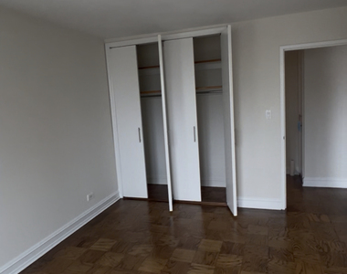 East 71st Street - Photo Thumbnail 5