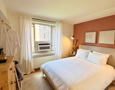 Avenue C - Photo Thumbnail 4
