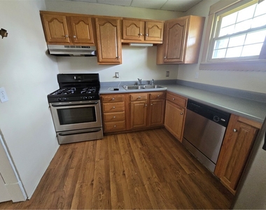 1106 Bechtel St - Photo Thumbnail 2