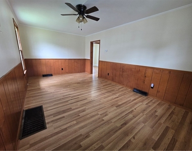 1106 Bechtel St - Photo Thumbnail 8