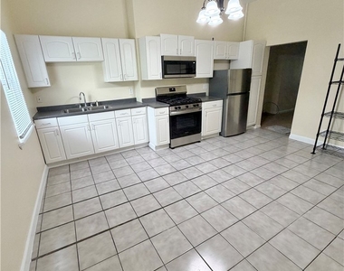 1412 Main St - Photo Thumbnail 5