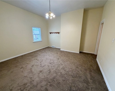 1412 Main St - Photo Thumbnail 15