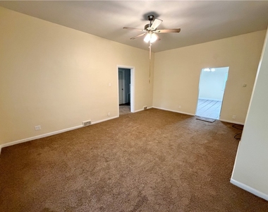 1412 Main St - Photo Thumbnail 12