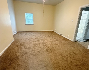 1412 Main St - Photo Thumbnail 10